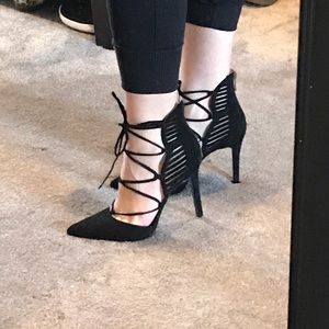 NIB Jessica Simpson cynessa tie up stiletto pump